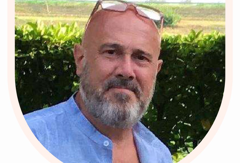 Sergio, host of La Giganta